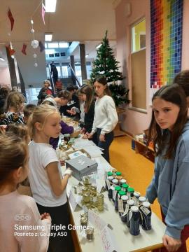 Praznična šolska tržnica